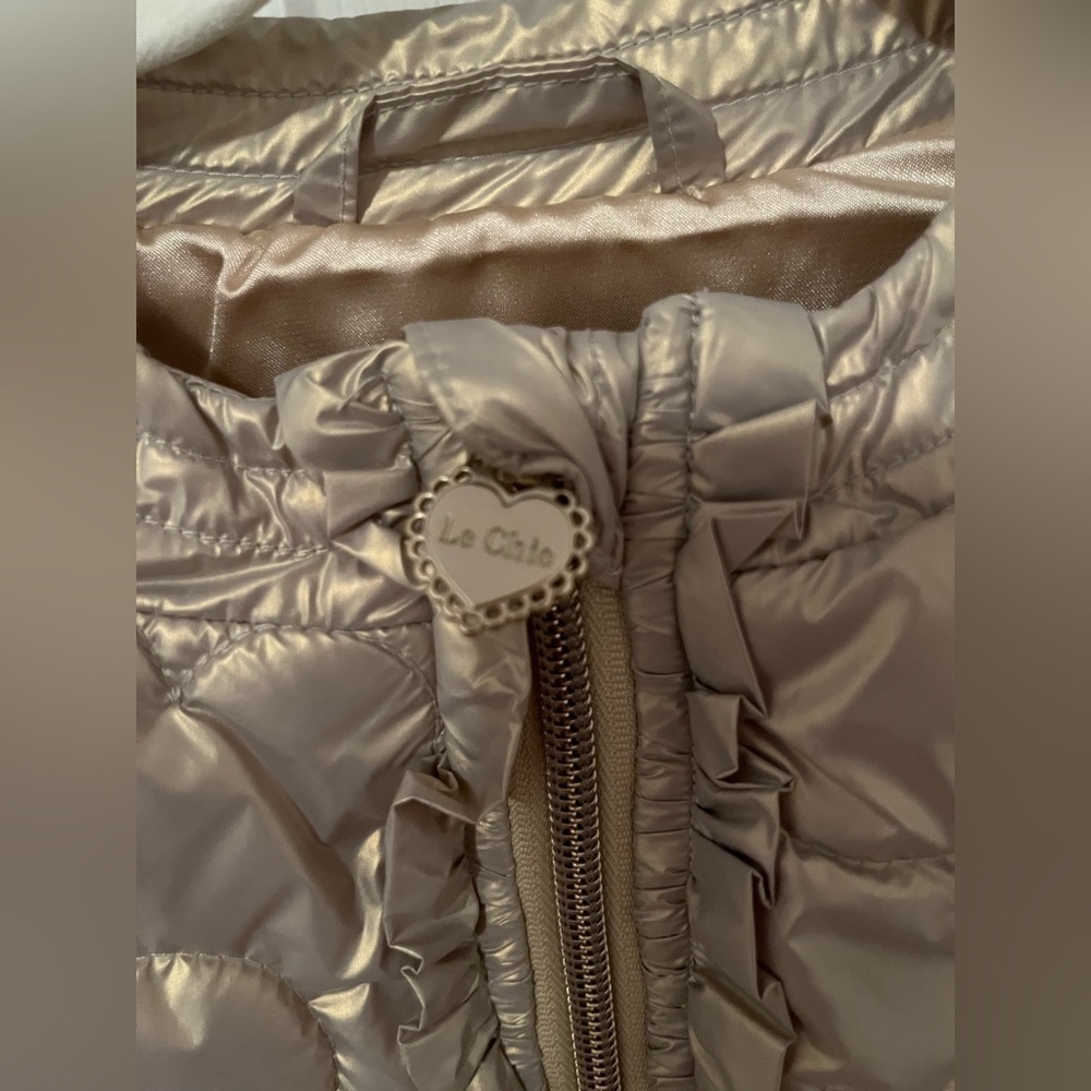 NWOT Chic Gold Puffer Jacket - Picture 4 of 5